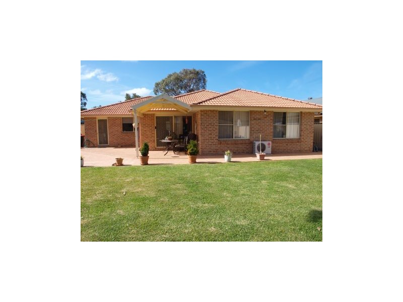 12 Carson Cres, Callala Bay NSW 2540