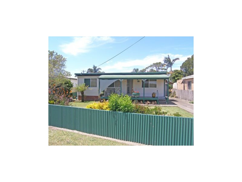64 Greens Road, Greenwell Point NSW 2540