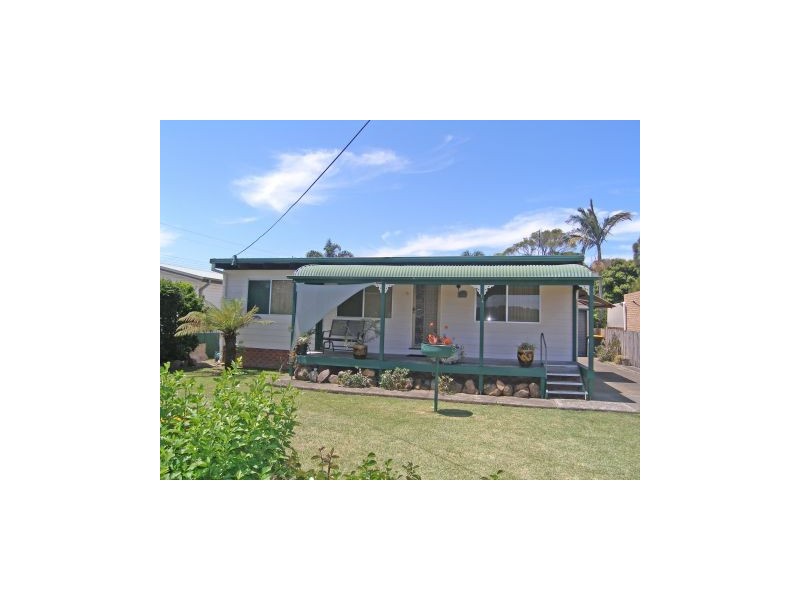 64 Greens Road, Greenwell Point NSW 2540