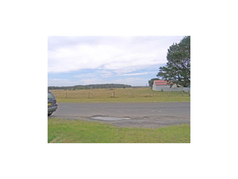 64 Greens Road, Greenwell Point NSW 2540