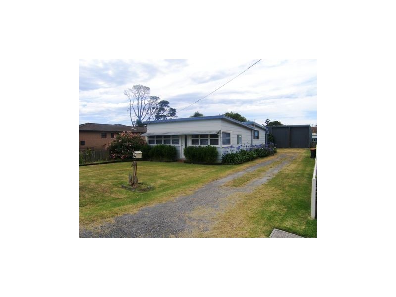 12 West Street, Greenwell Point NSW 2540