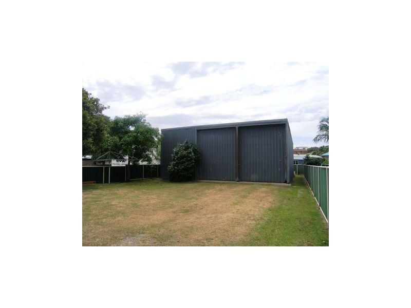12 West Street, Greenwell Point NSW 2540