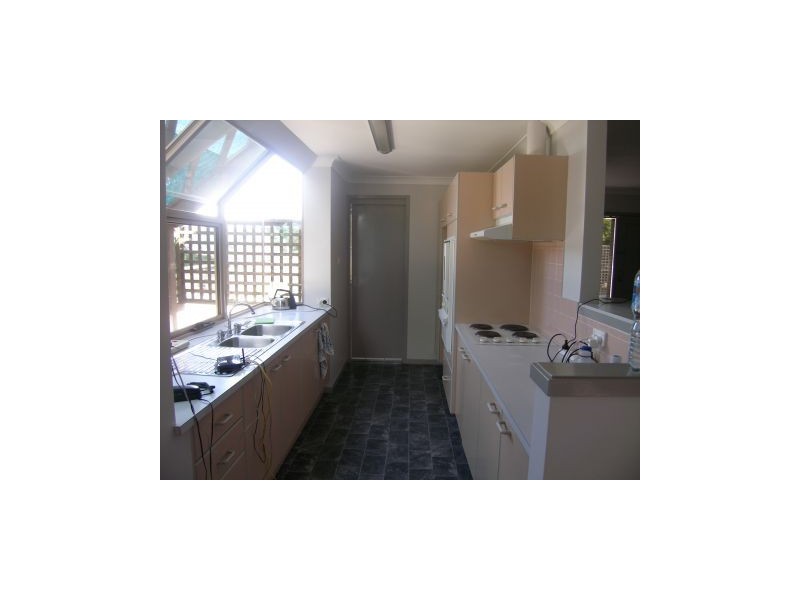 2 Tummell, West Nowra NSW 2541