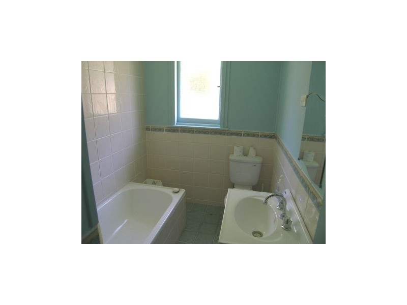 46 Sampson Crescent, Bomaderry NSW 2541