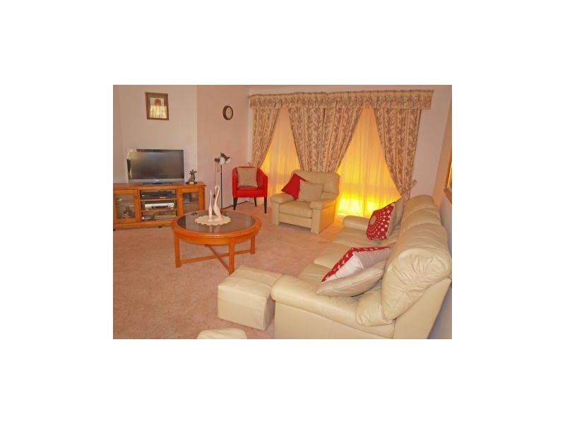 23 Hollingsworth Cres, Callala Bay NSW 2540