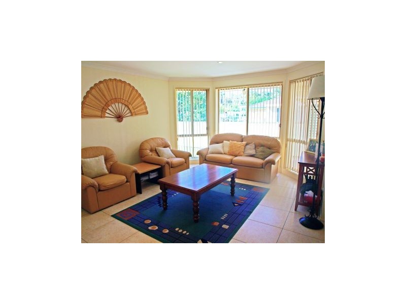 18 Sir Henry Cres, Callala Beach NSW 2540