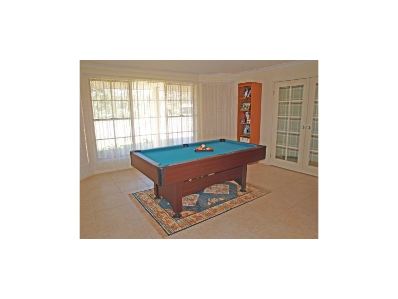 18 Sir Henry Cres, Callala Beach NSW 2540