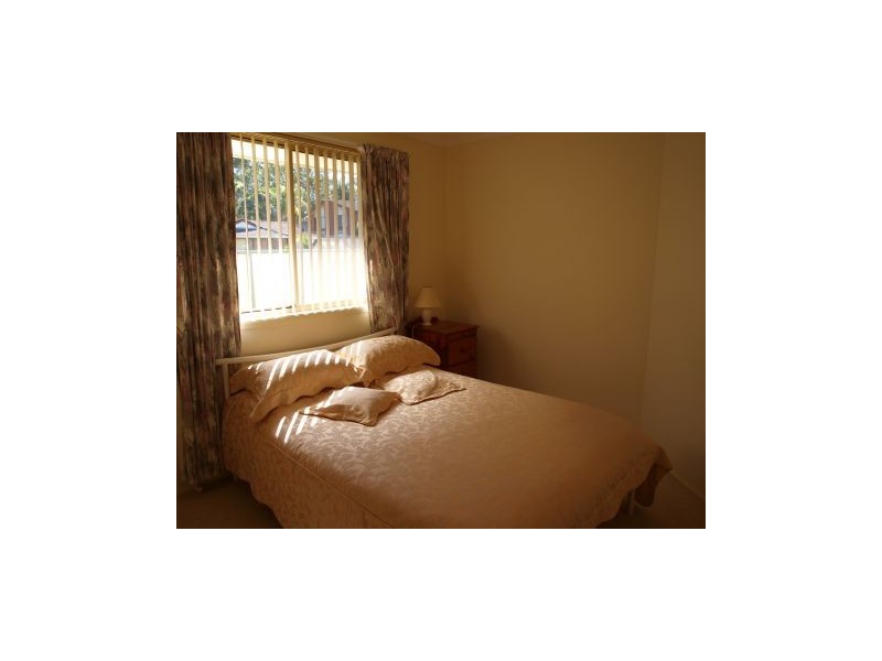 18 Sir Henry Cres, Callala Beach NSW 2540