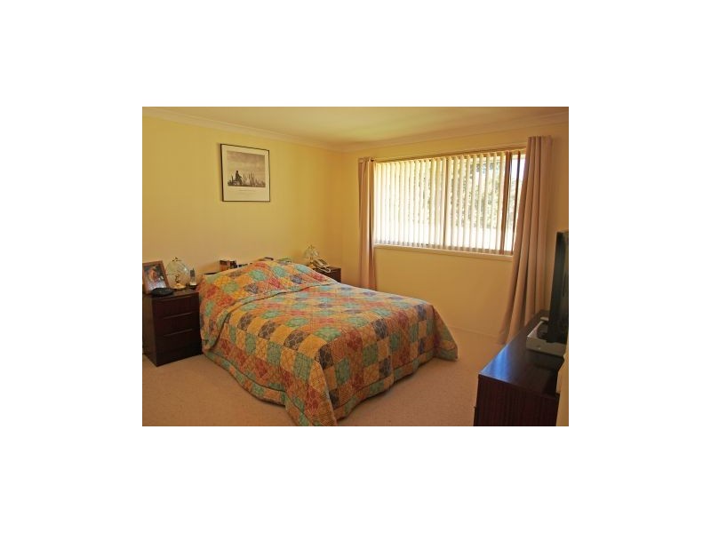 18 Sir Henry Cres, Callala Beach NSW 2540