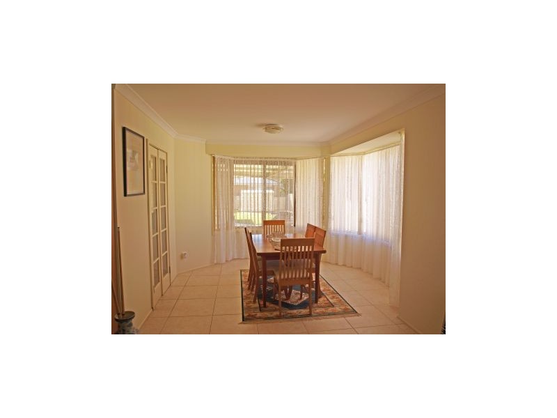 18 Sir Henry Cres, Callala Beach NSW 2540