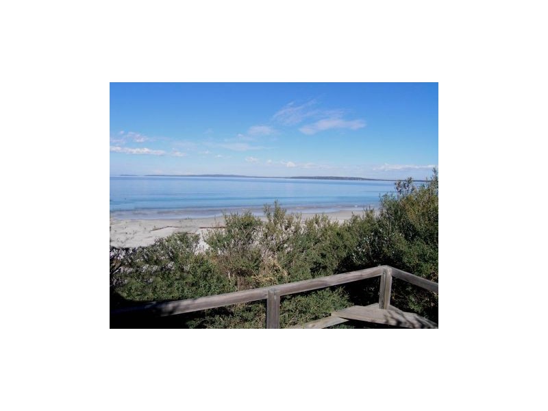 18 Sandlewood  Cove, Callala Beach NSW 2540