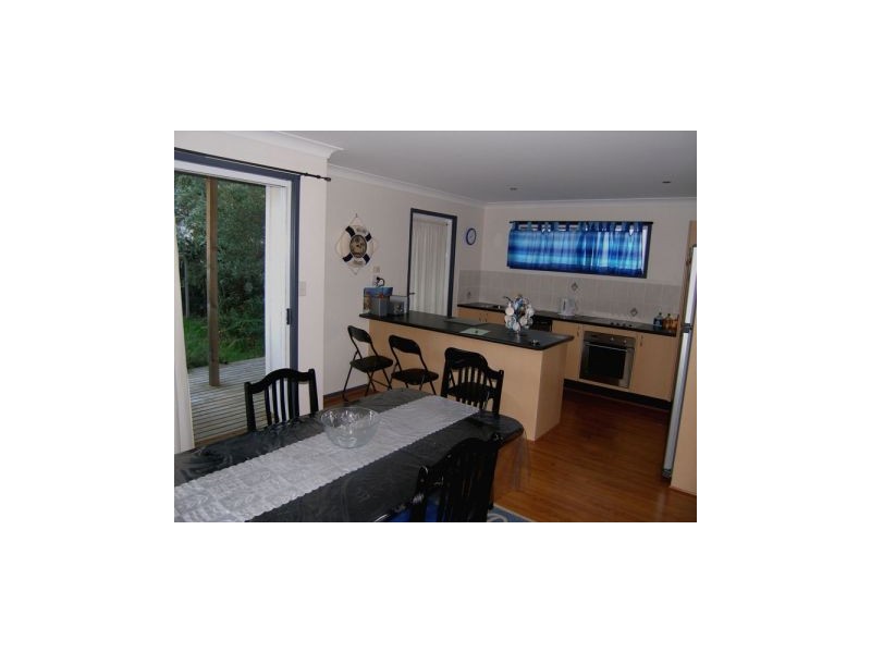 18 Sandlewood  Cove, Callala Beach NSW 2540