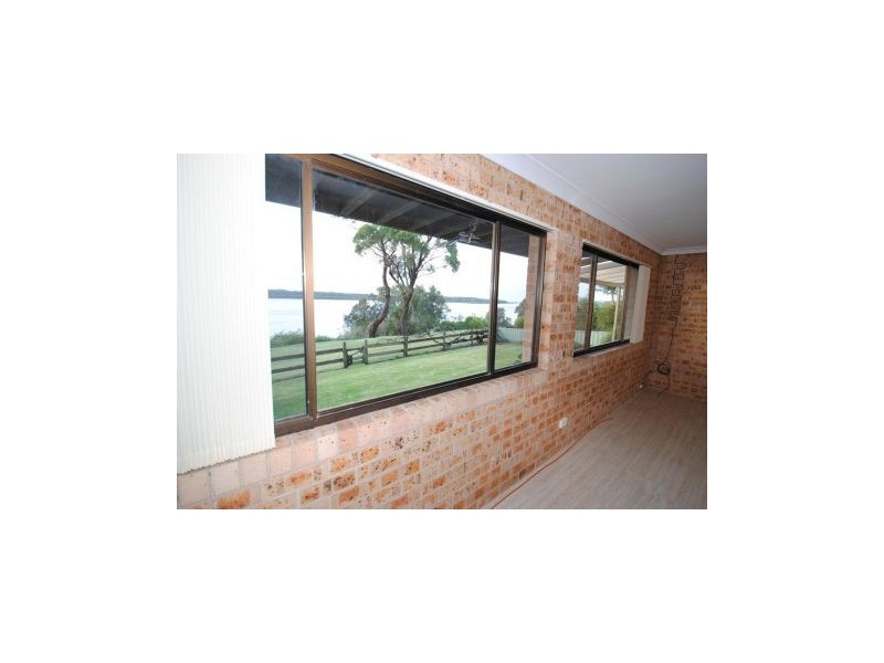 73a Orama Cres, Orient Point NSW 2540