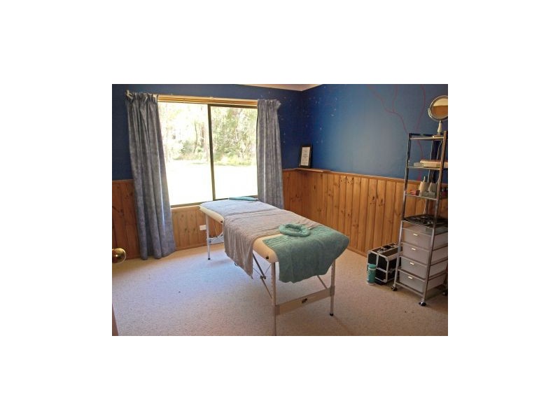 D965 Princess Highway, Falls Creek NSW 2540