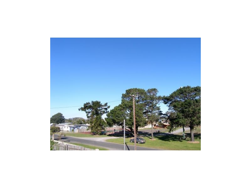 9 South Street, Greenwell Point NSW 2540