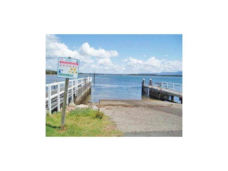 74 Orama Cres, Orient Point NSW 2540