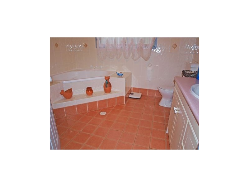 4 Ridgelands Dr, Sanctuary Point NSW 2540