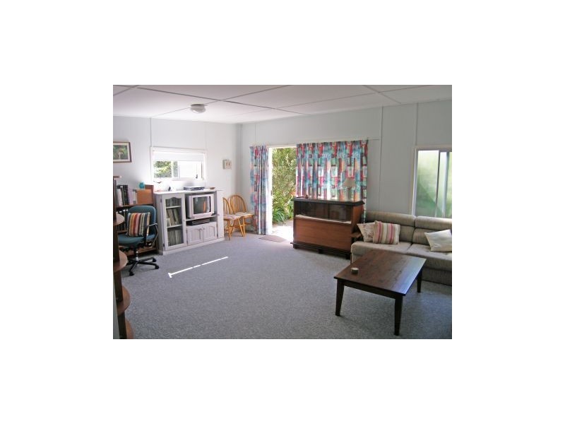 19 Eastbourne Avenue, Culburra Beach NSW 2540