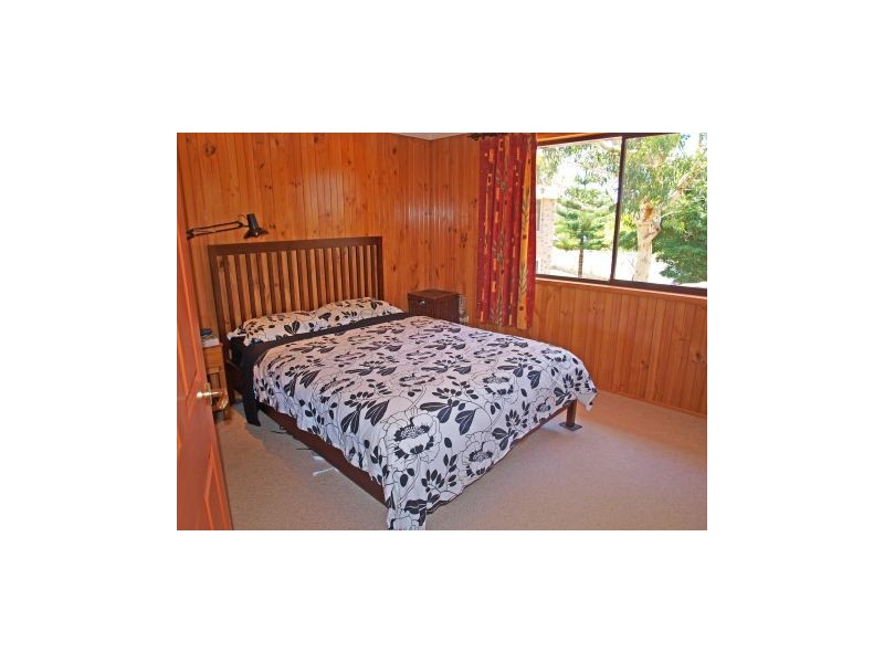 21 Callala Beach Rd, Callala Beach NSW 2540