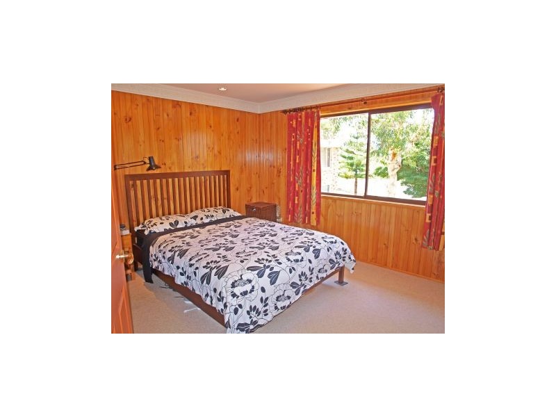 21 Callala Beach Rd, Callala Beach NSW 2540