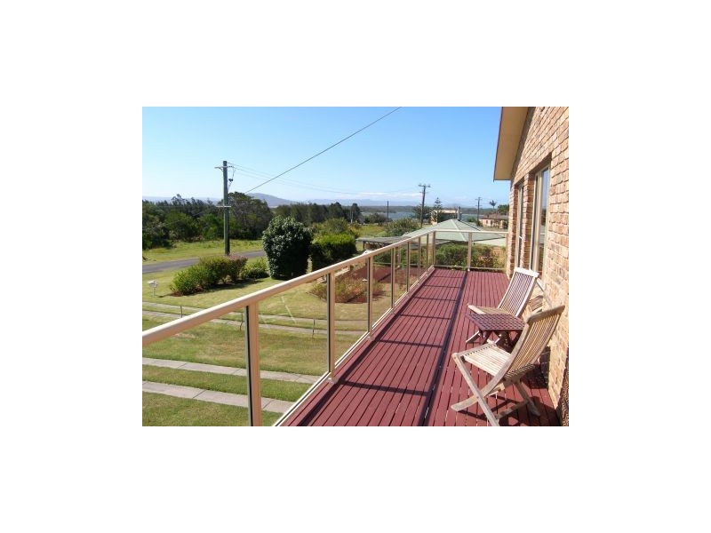 10 Orama Crescent, Orient Point NSW 2540