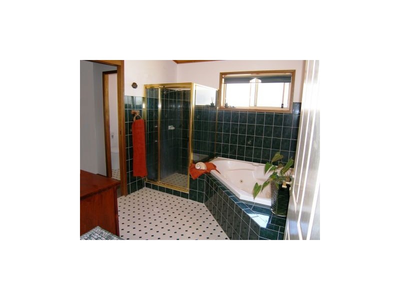 10 Orama Crescent, Orient Point NSW 2540