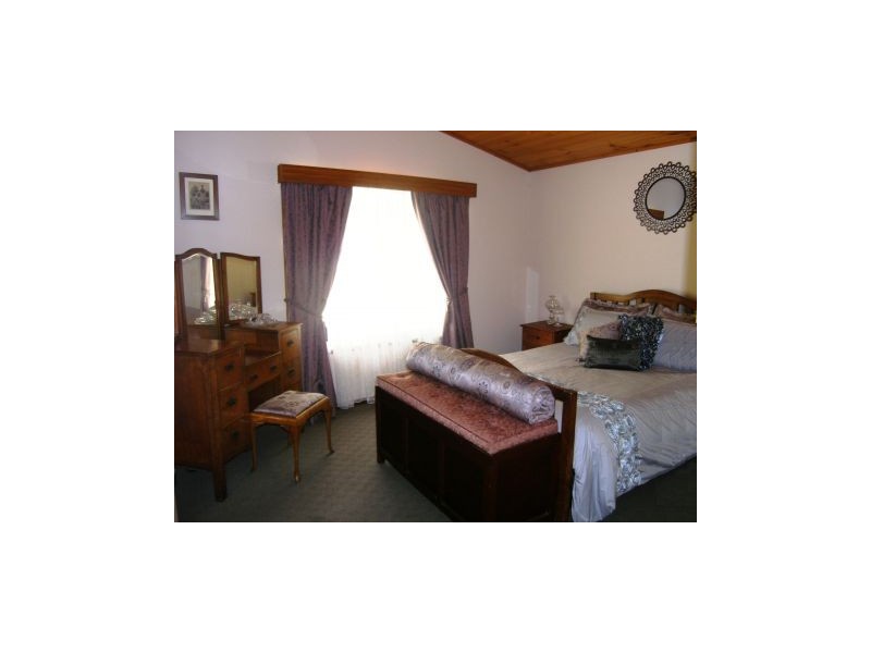 10 Orama Crescent, Orient Point NSW 2540