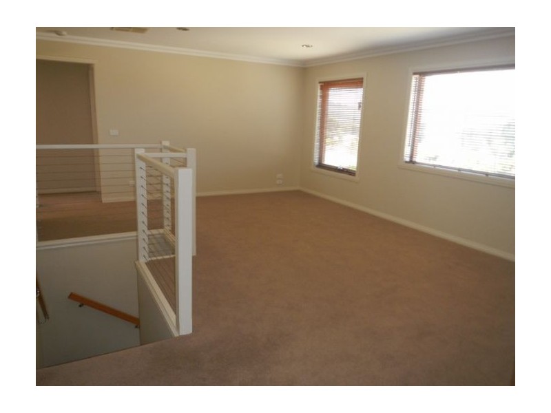 8 Finke Court, Lavington NSW 2641