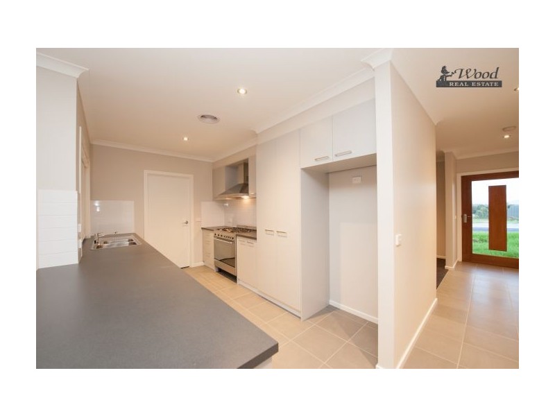 15 Curley Court, Thurgoona NSW 2640