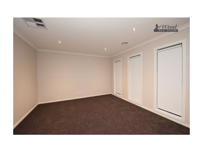 15 Curley Court, Thurgoona NSW 2640
