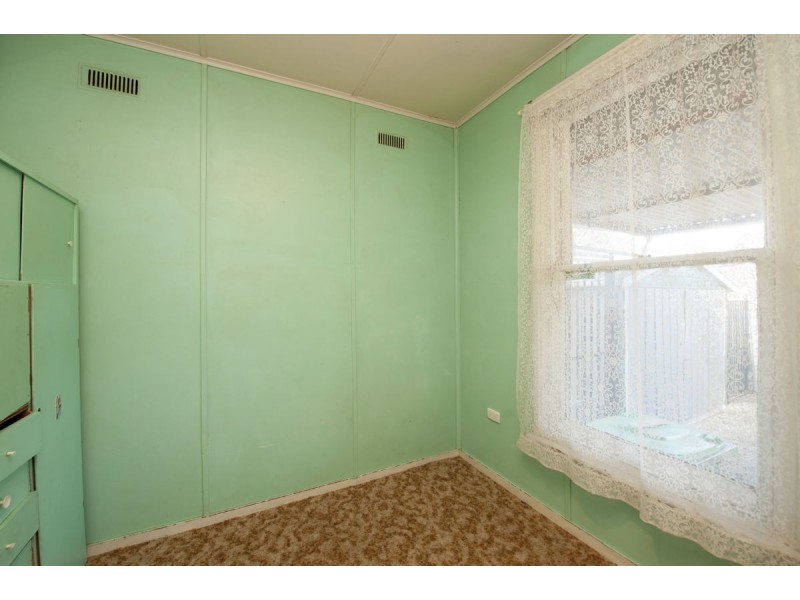 606 Kemp Street, Lavington NSW 2641