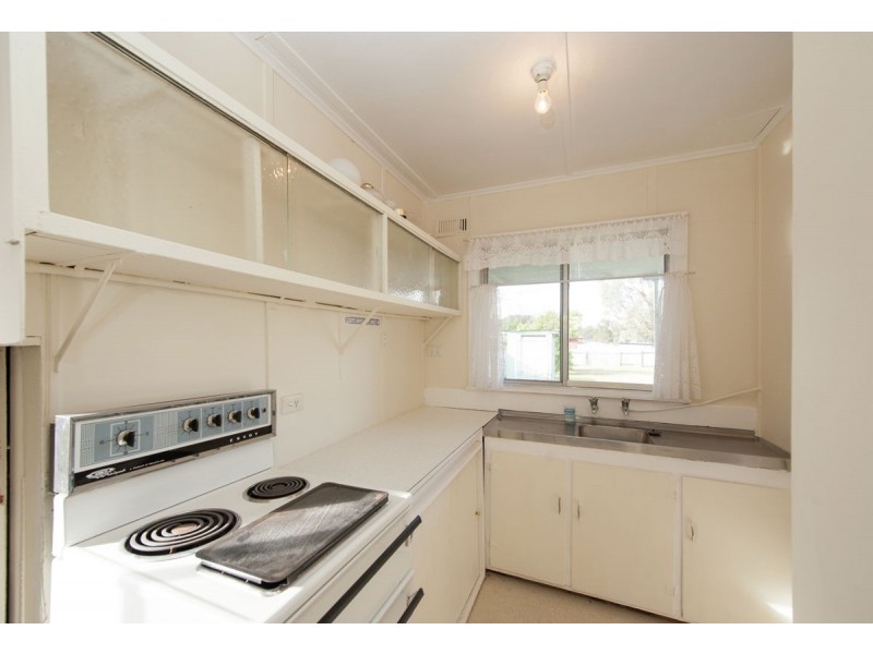 606 Kemp Street, Lavington NSW 2641