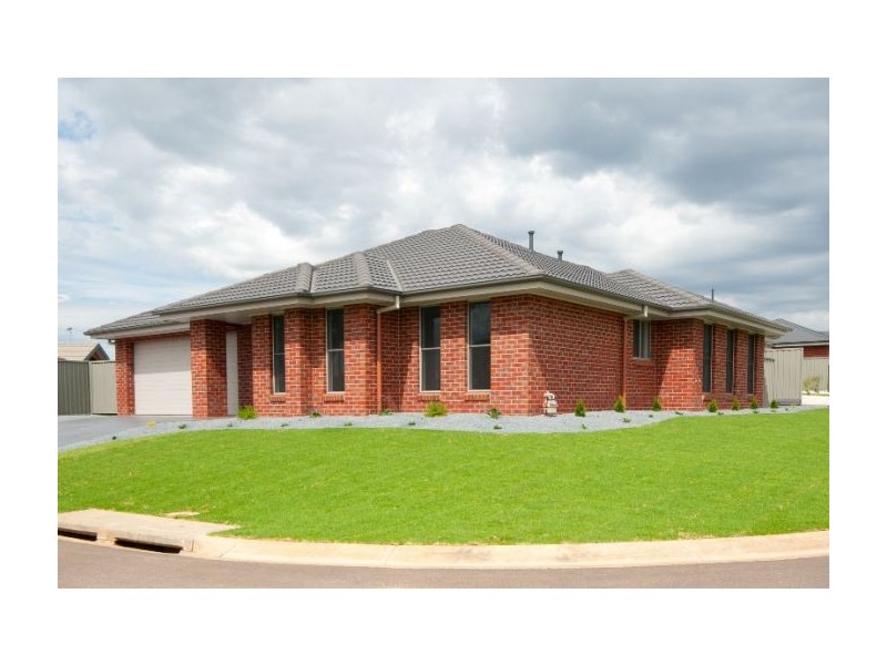 1 Owl Court, Thurgoona NSW 2640