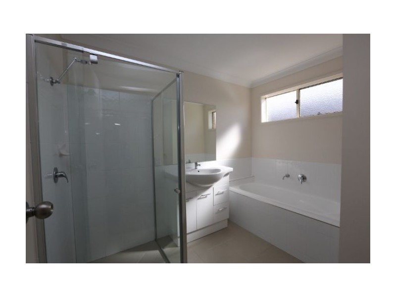 40 Gabrielle Court, Lavington NSW 2641