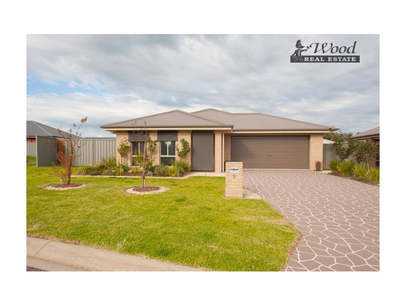 9 Oxford Drive, Thurgoona NSW 2640