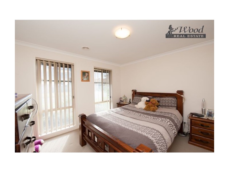 9 Oxford Drive, Thurgoona NSW 2640
