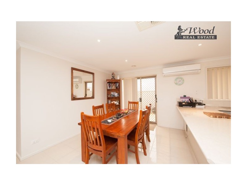 9 Oxford Drive, Thurgoona NSW 2640