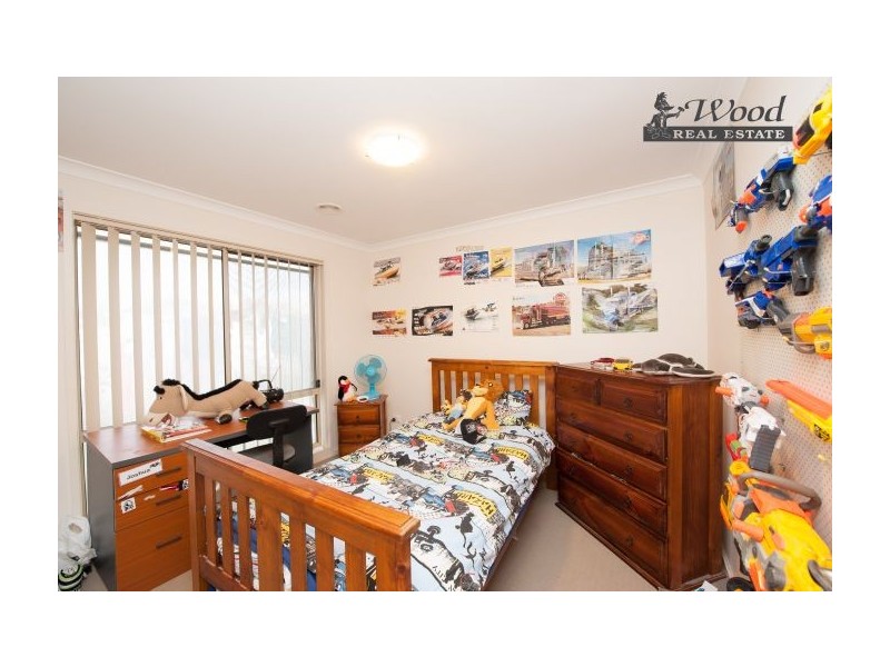 9 Oxford Drive, Thurgoona NSW 2640