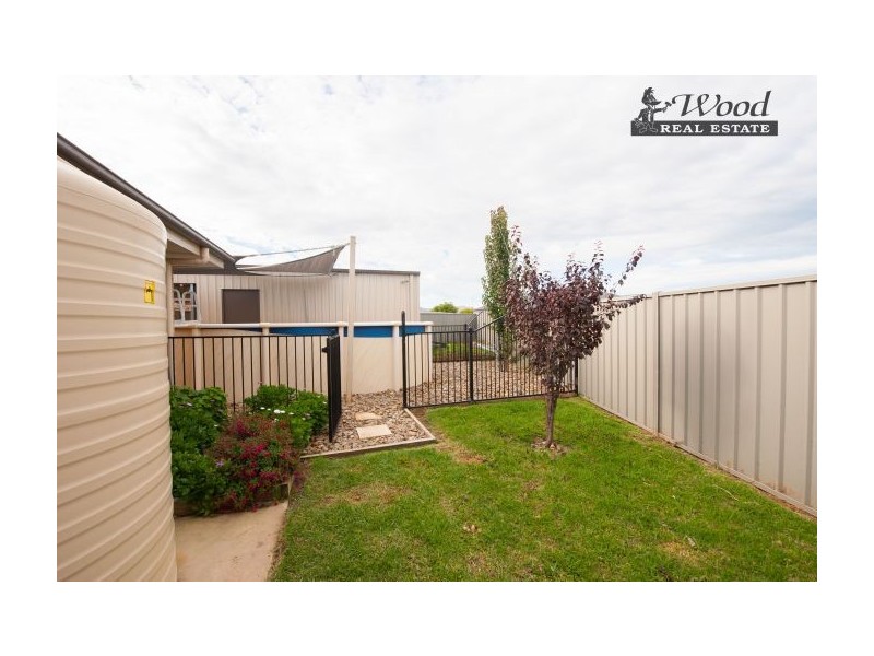 9 Oxford Drive, Thurgoona NSW 2640