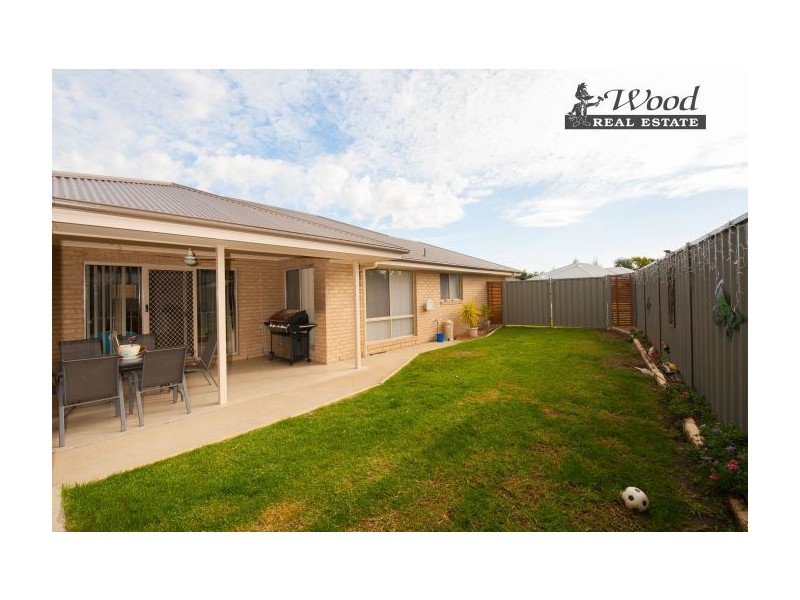 9 Oxford Drive, Thurgoona NSW 2640