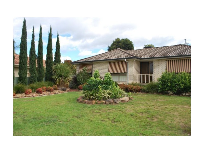 25 Villawood Court, Lavington NSW 2641