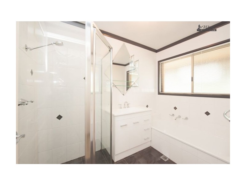 13 Blackbutt Court, Thurgoona NSW 2640