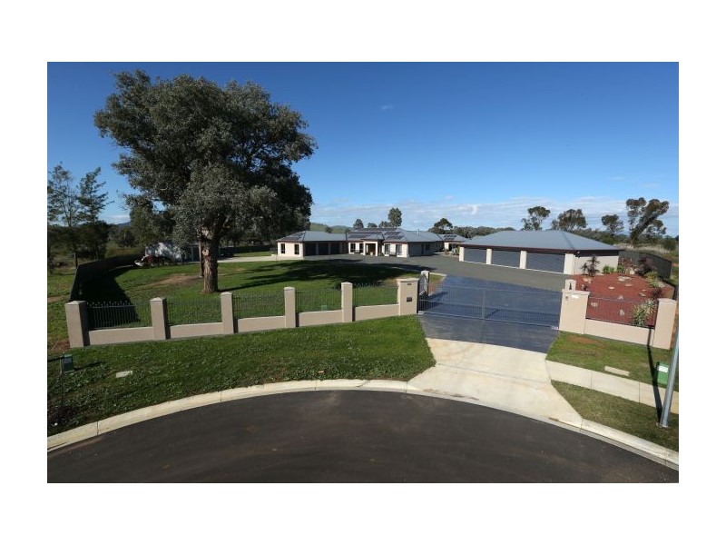 39 Hinchinbrook Crt, Thurgoona NSW 2640