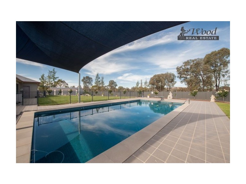 39 Hinchinbrook Crt, Thurgoona NSW 2640