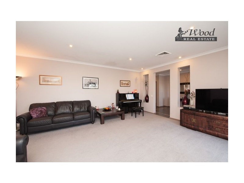 39 Hinchinbrook Crt, Thurgoona NSW 2640