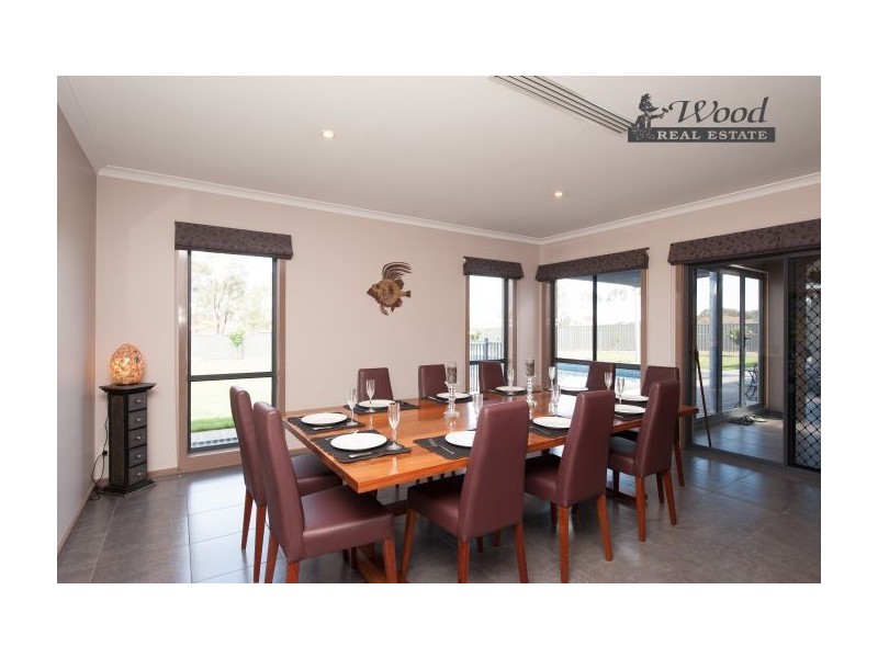 39 Hinchinbrook Crt, Thurgoona NSW 2640