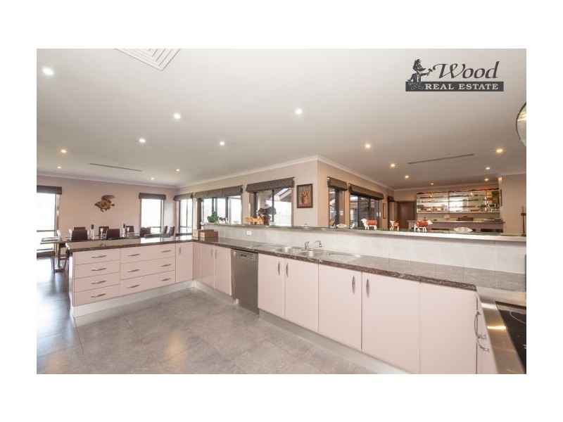 39 Hinchinbrook Crt, Thurgoona NSW 2640