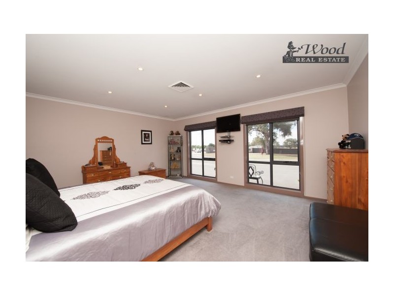 39 Hinchinbrook Crt, Thurgoona NSW 2640