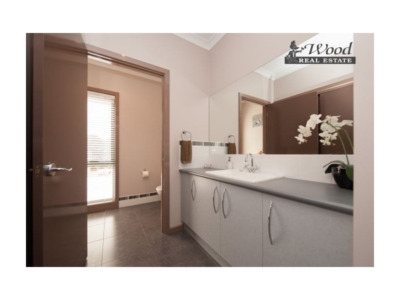 39 Hinchinbrook Crt, Thurgoona NSW 2640