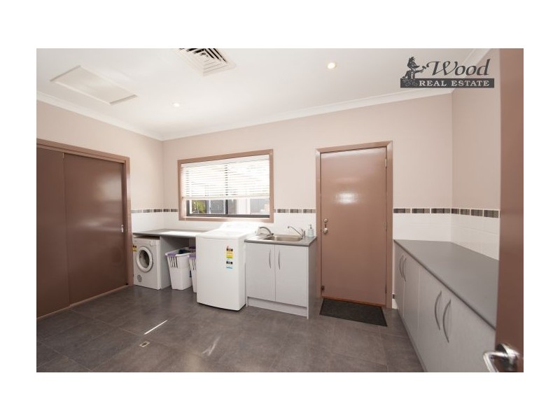 39 Hinchinbrook Crt, Thurgoona NSW 2640